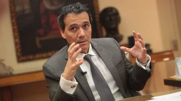 ALONSO SEGURA, MINISTRO DE ECONOMIA Y FINANZAS.